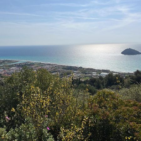 Ines Rivieraholiday Альбенга Экстерьер фото