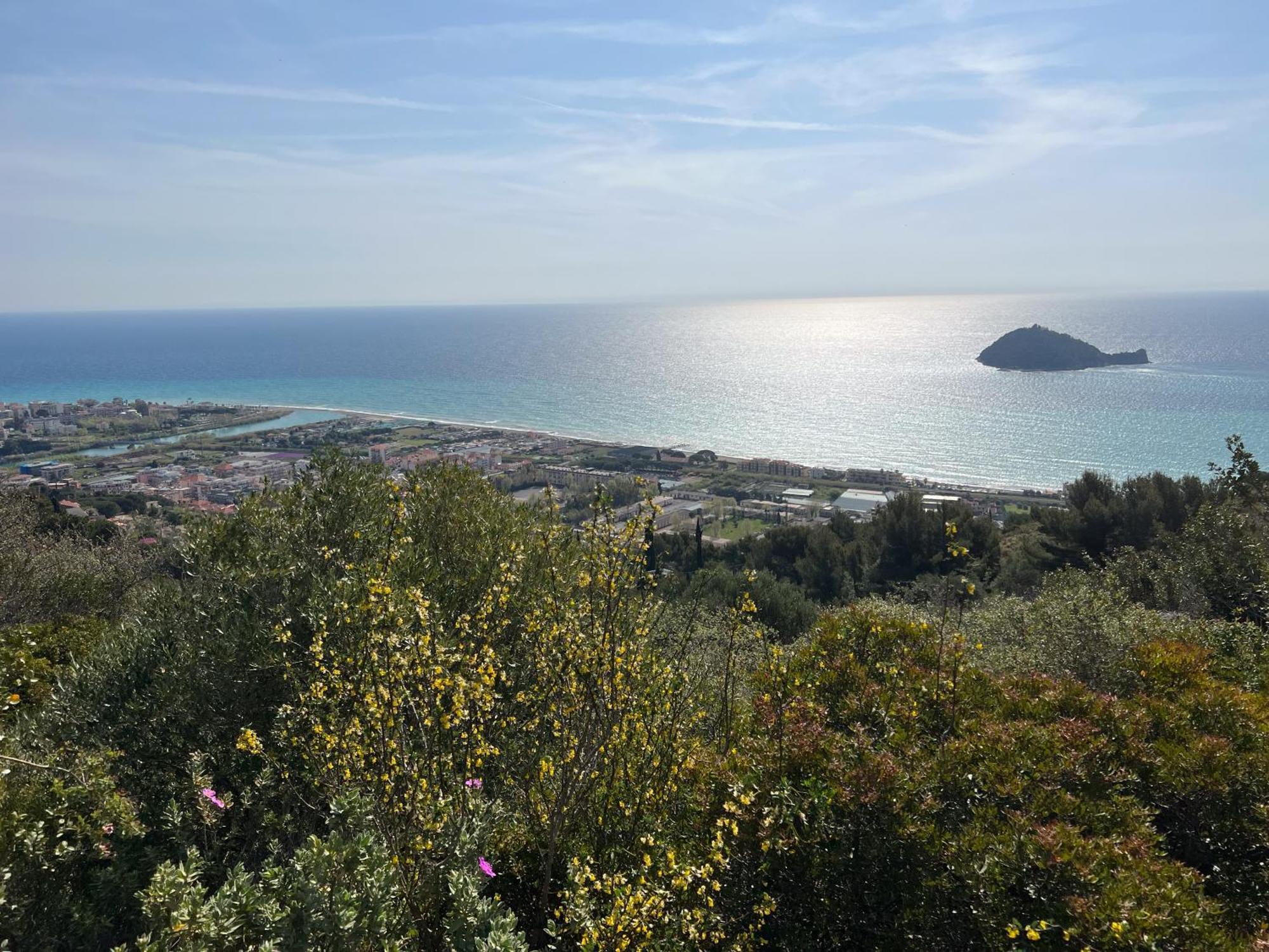 Ines Rivieraholiday Альбенга Экстерьер фото
